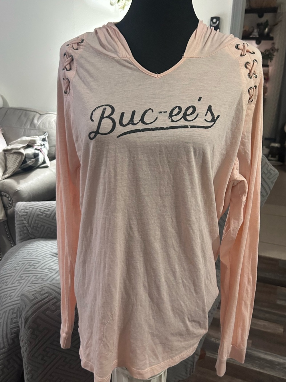 Buc-ees hoodie Top Women's Long Sleeve Shirt Hood soft pink XL 59